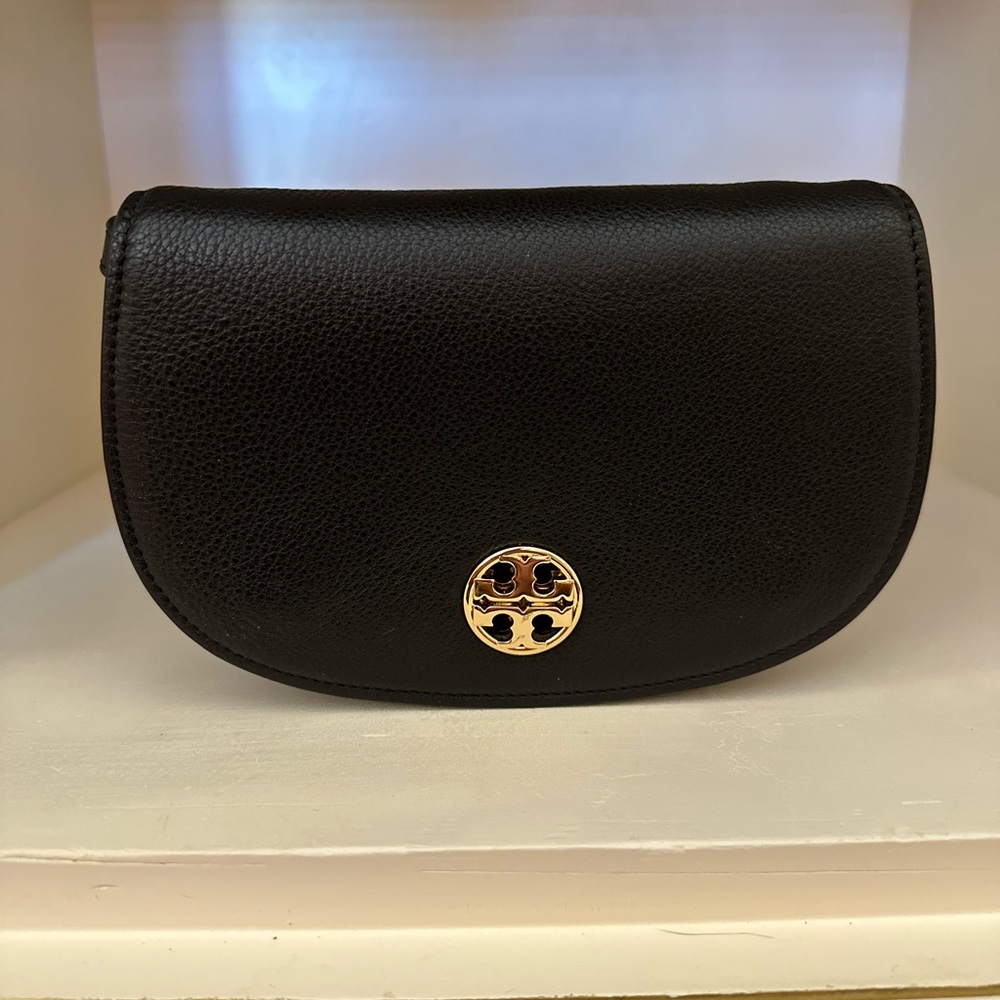 Tory Burch Crossbody/Clutch Bag. Black Leather. Magnetic Close.